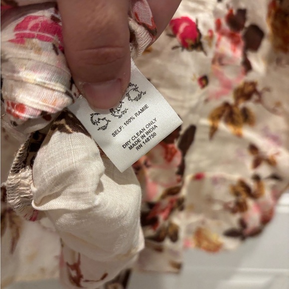 Sea Cream Floral Flutter Sleeve Esme Top size small
Never worn - Picture 6 of 6